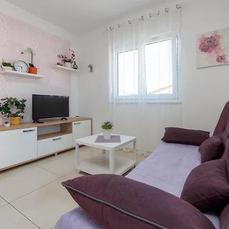 1 Bedroom Nice In